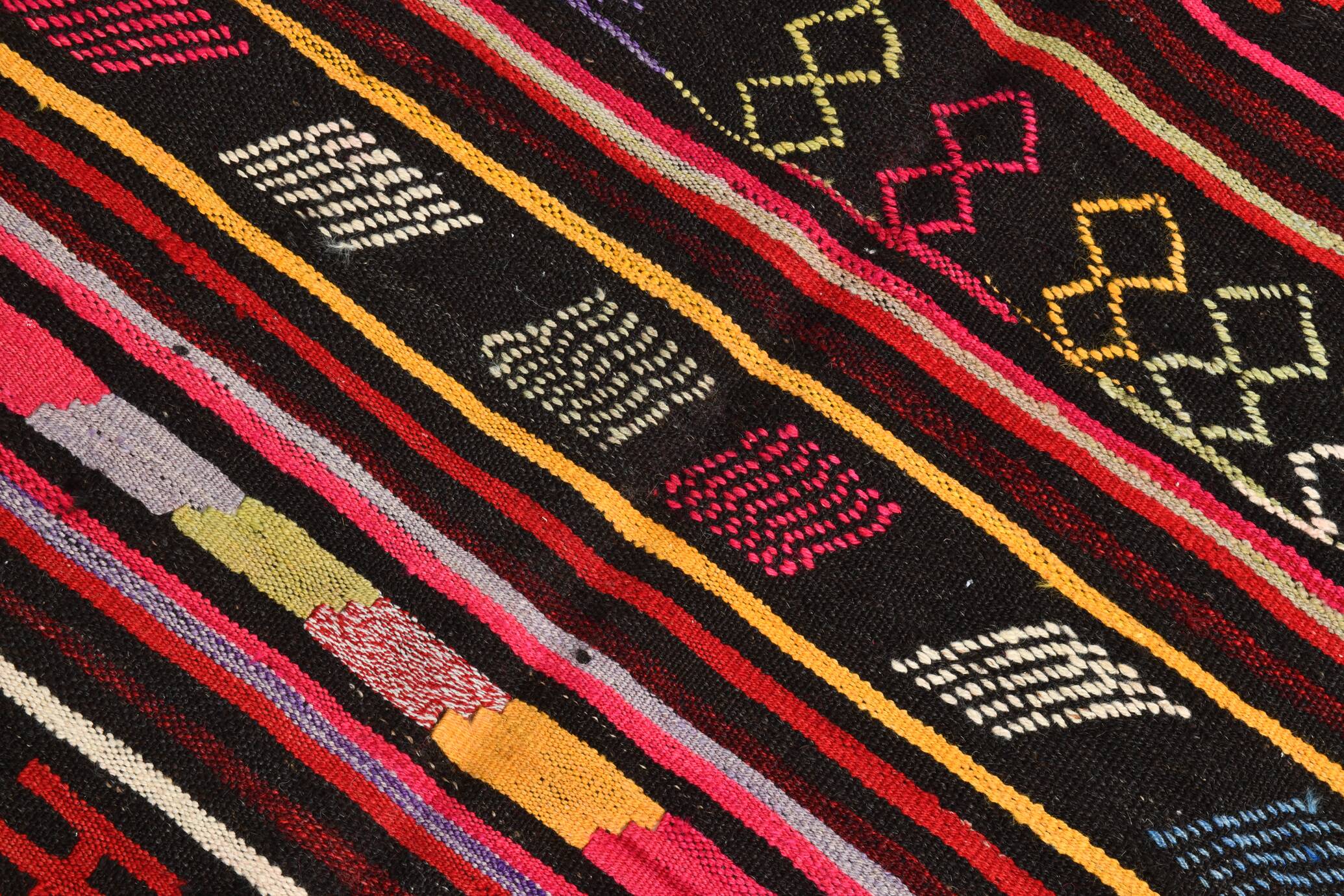 Burgundy Red Modern Pattern Kilim Rug, 162x313Cm