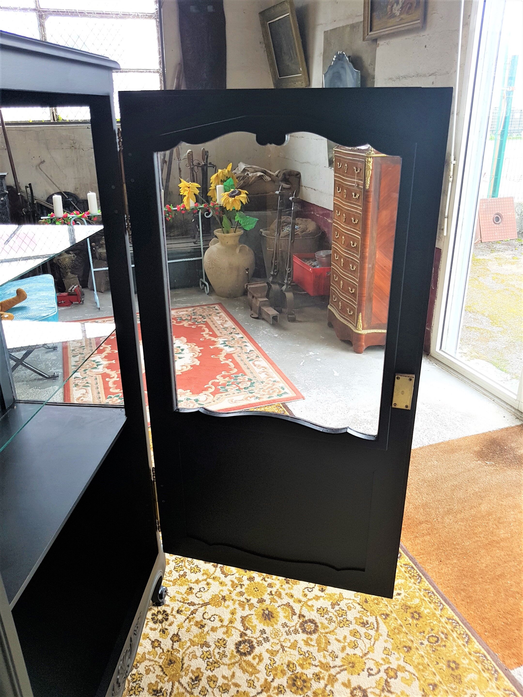 3-sided window wood cabinet