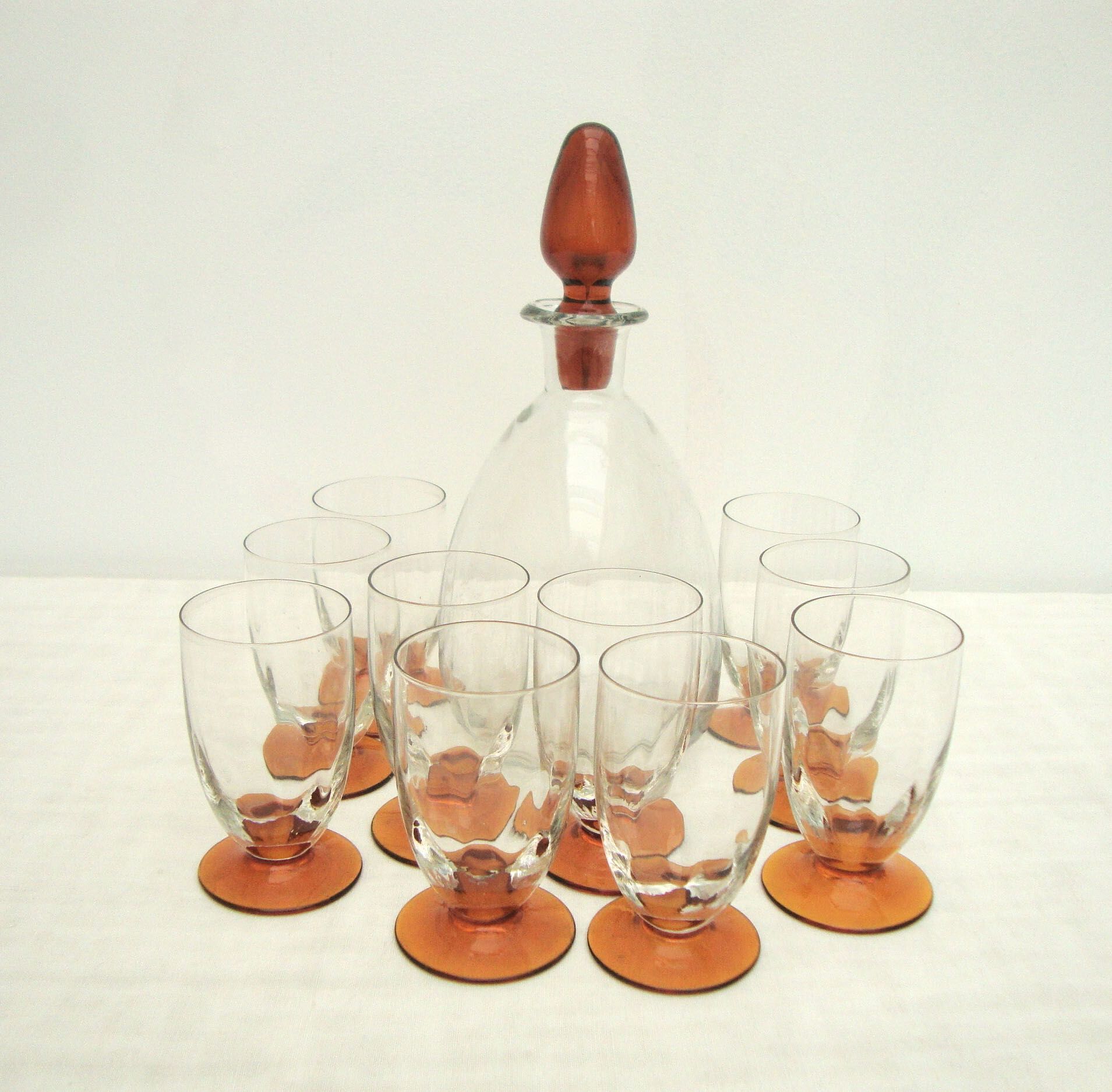 Set of 10 cup and carafe glasses