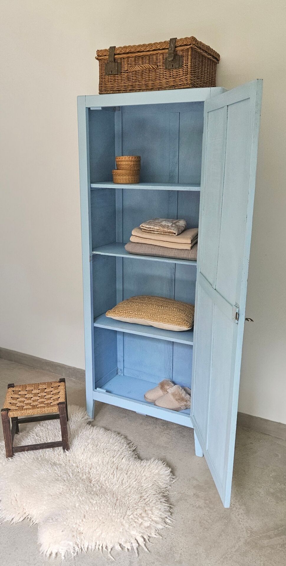 Armoire parisienne àcienne lingère meuble rangement vintage bleu