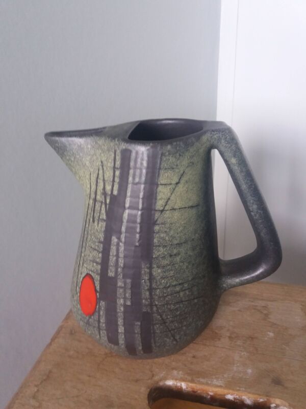 Pichet signé François Caleca Vallauris rare en vert pâle