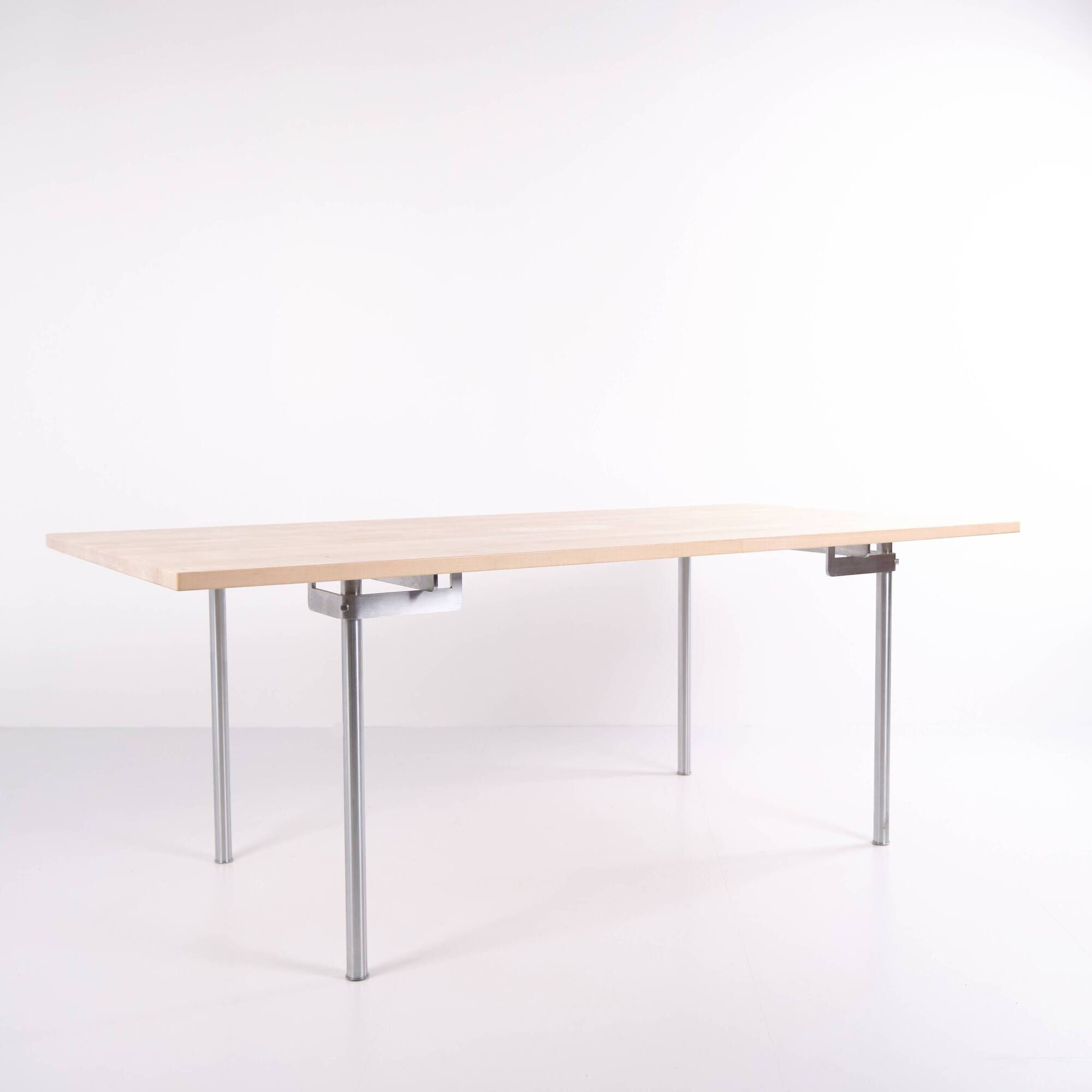 CH318 dining table – Hans J. Wegner – solid beech – extension leaves – Tranekær Møbler