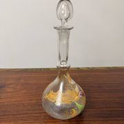 Carafe ancienne Legras – Verre émaillé à décor d'orchidée et dorures