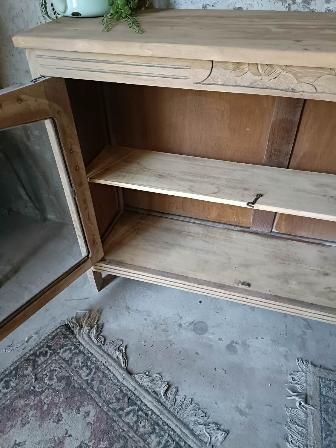 Display cabinet