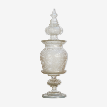 Vase à punch en verre gravé sur piédouche XVIIIè