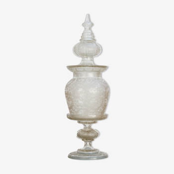 Very large glass punch vase engraved on pedestal, eighteenth