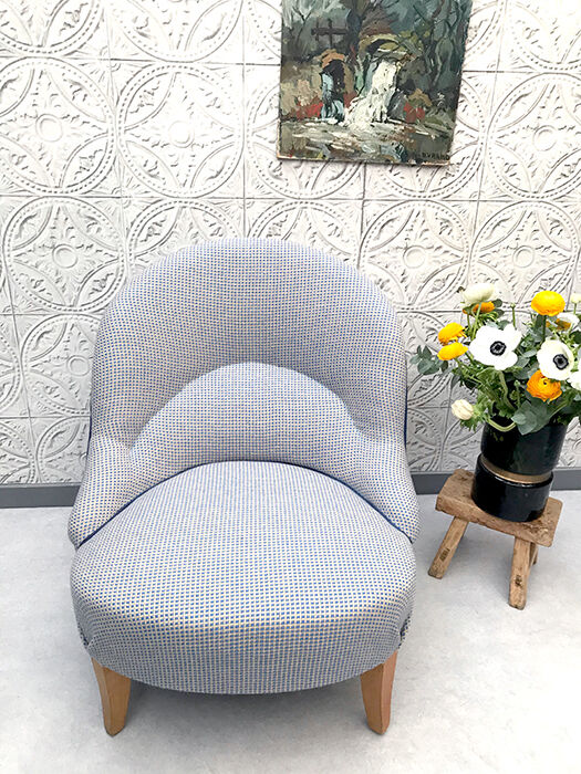 Re-tapisd toad chair