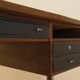 Bureau en noyer, Italie années 1970