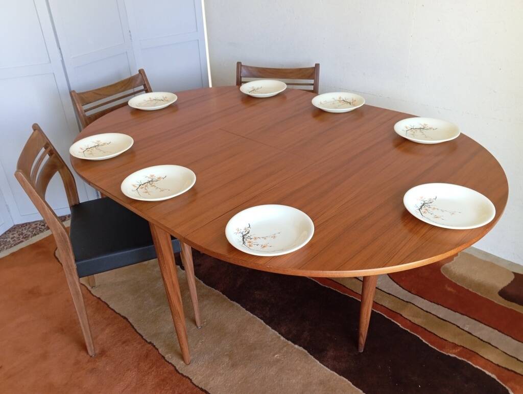 Scandinavian round extendable teak table