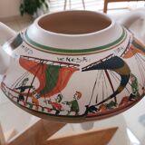 Vase signé décor Bayeux