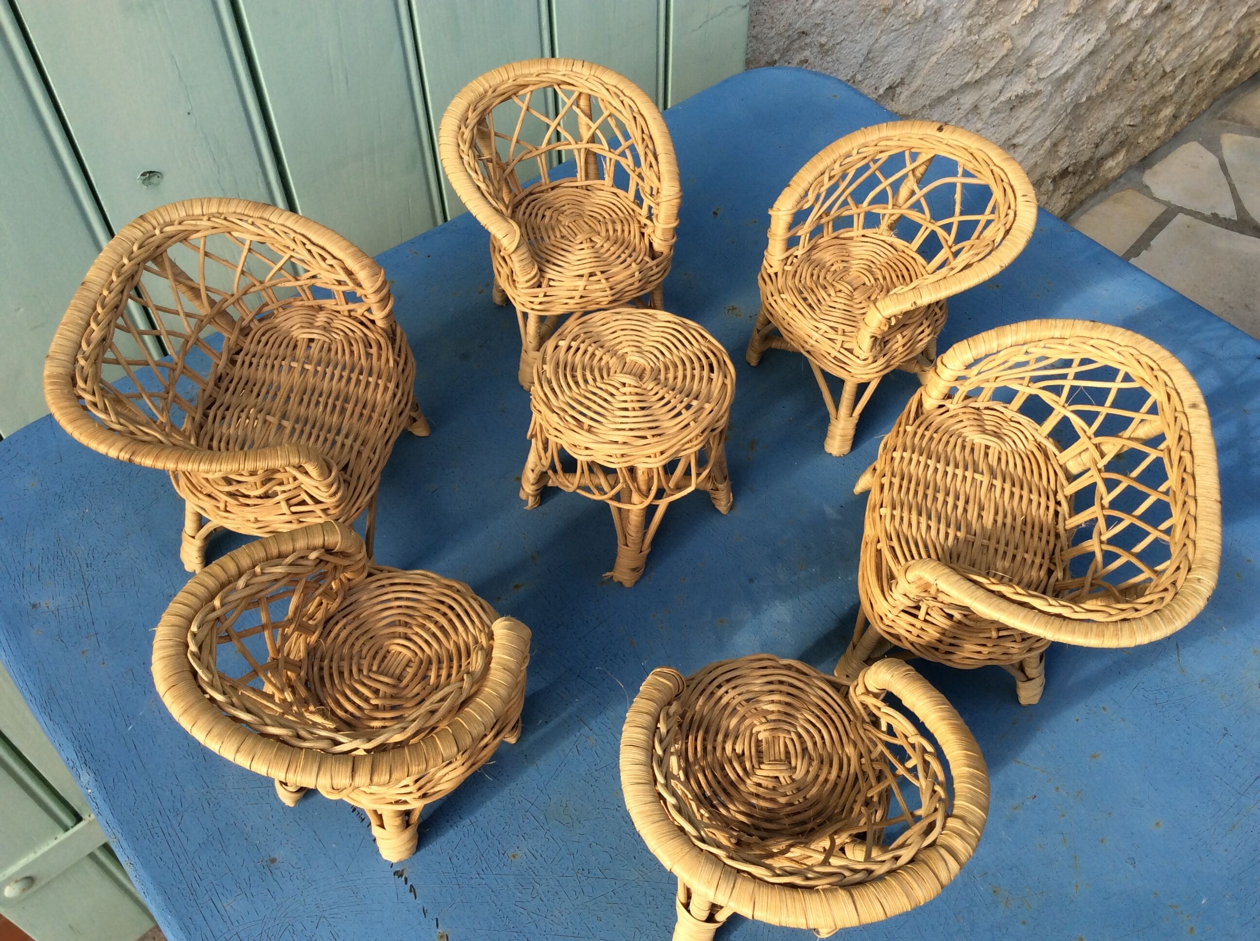 Salon de jardin en osier pour poupée