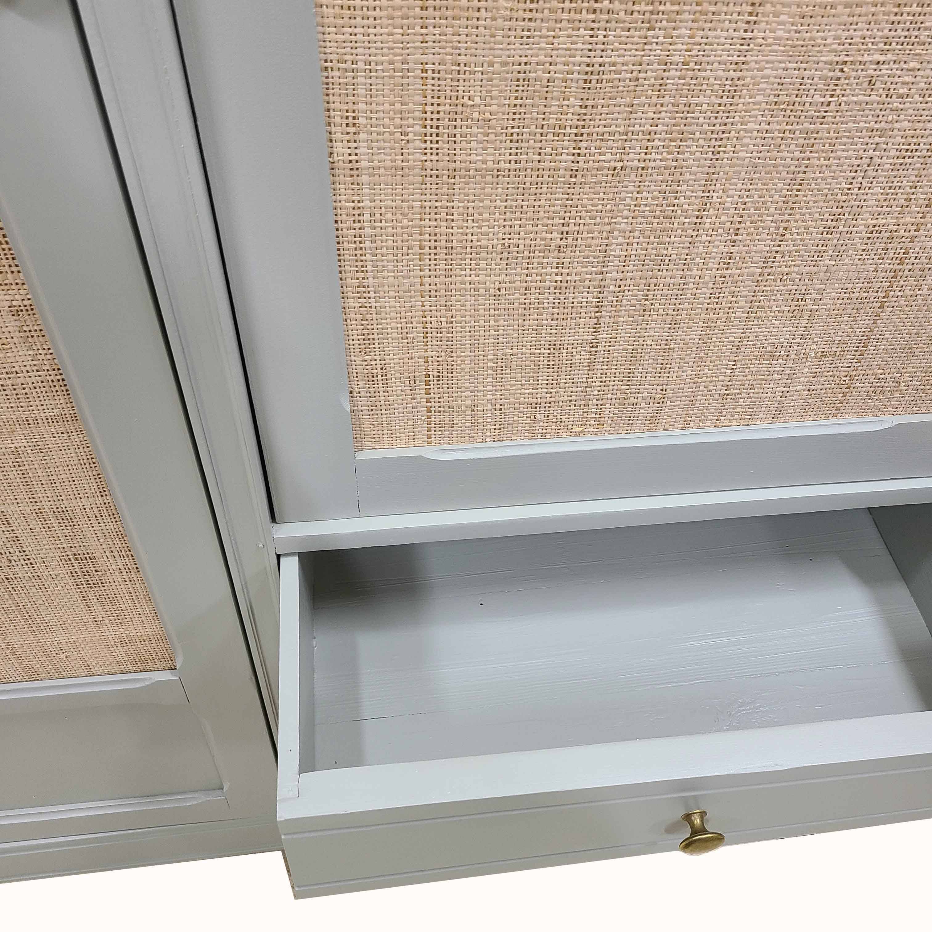 Armoire parisienne rénovée