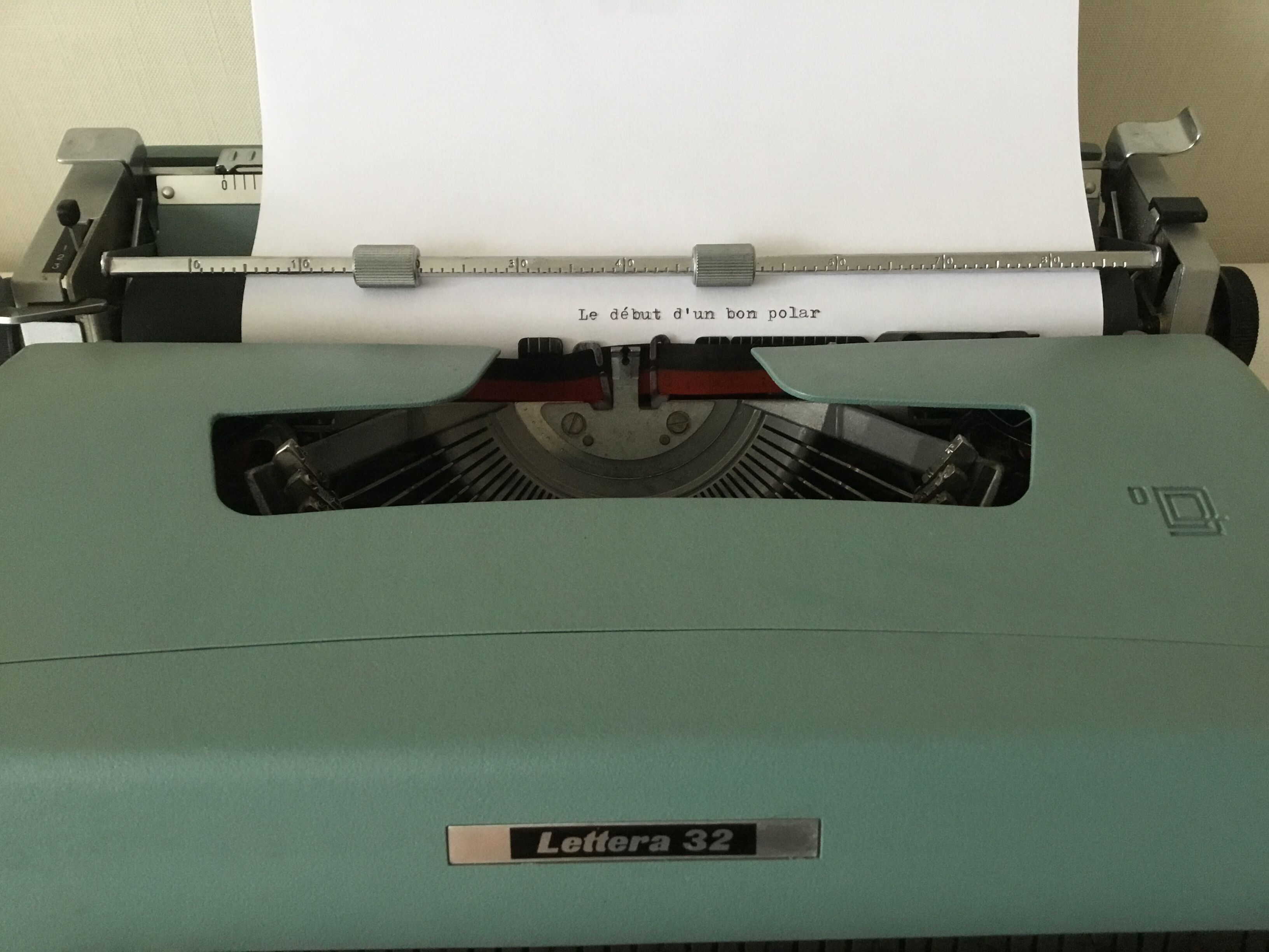 Typewriter olivette lettera 32