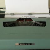 Typewriter olivette lettera 32