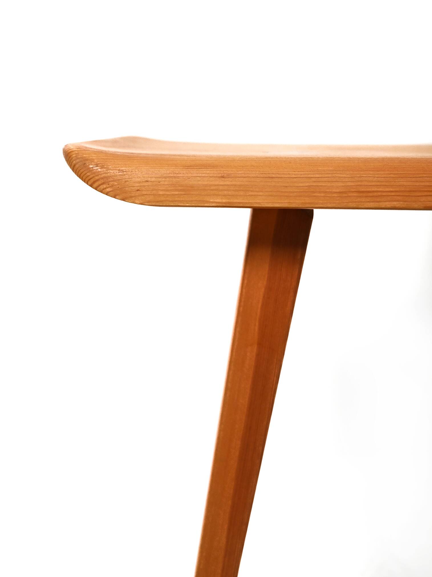 Banc en pin 'Visingsö' par Malmsten