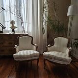 Paire de fauteuils type bergère blancs