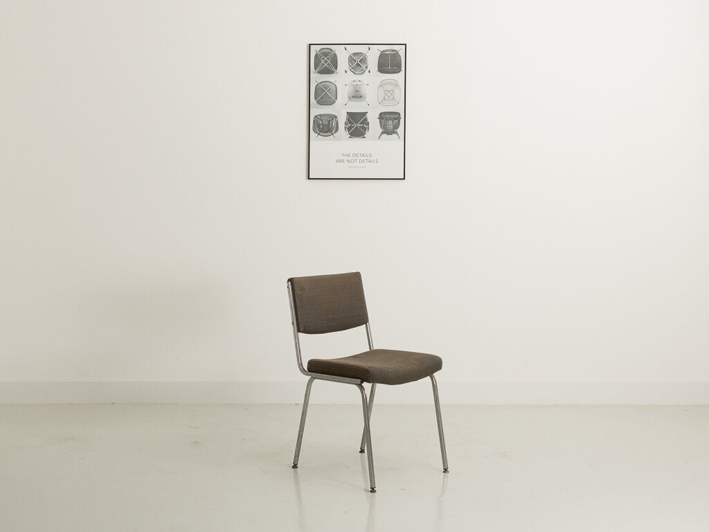 Office chair in chromed steel and grey fabric