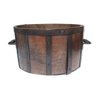 XVIII° grain measuring bucket with handles