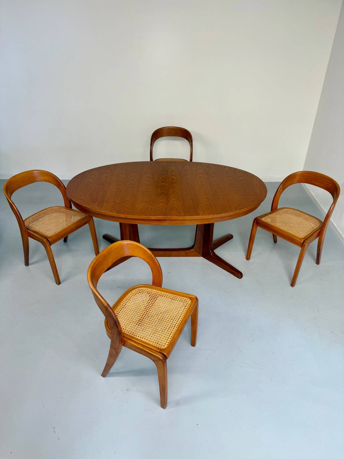 Baumann dining table in rosewood wood, 70s design