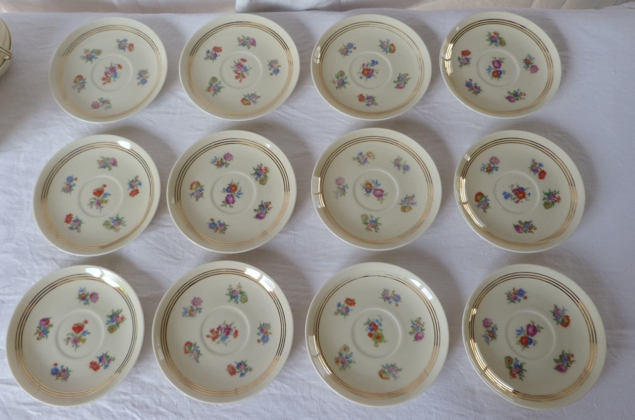 36-piece tea and coffee set