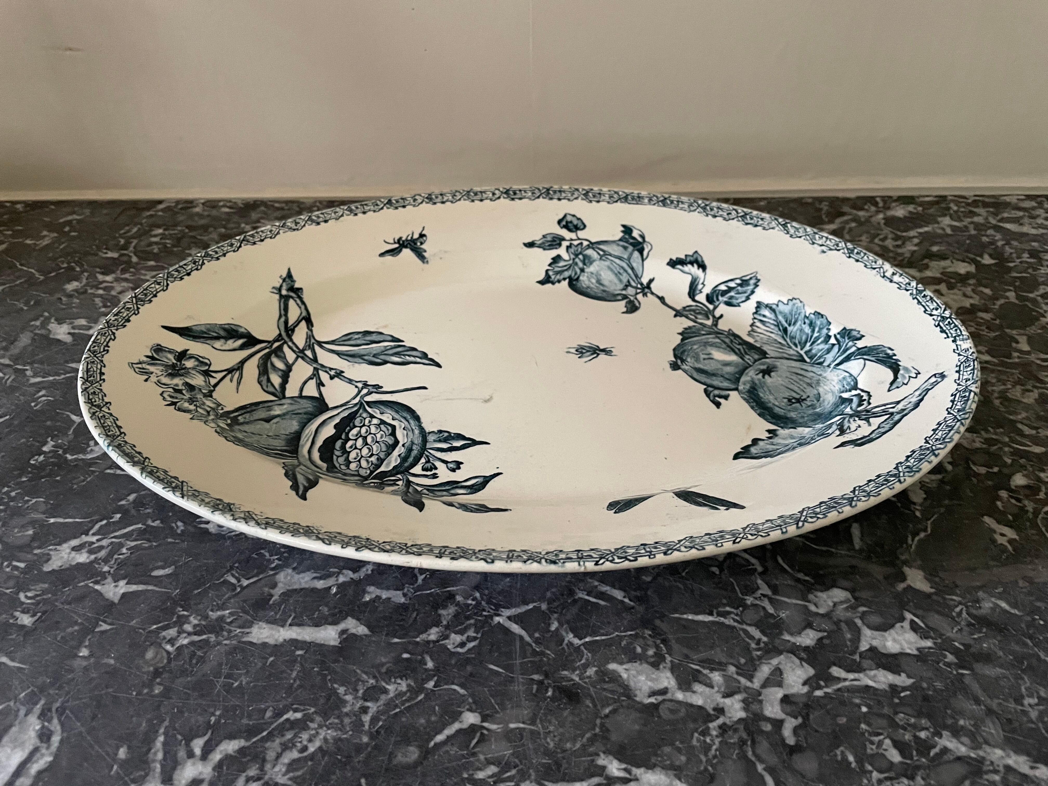 Iron earth serving dish