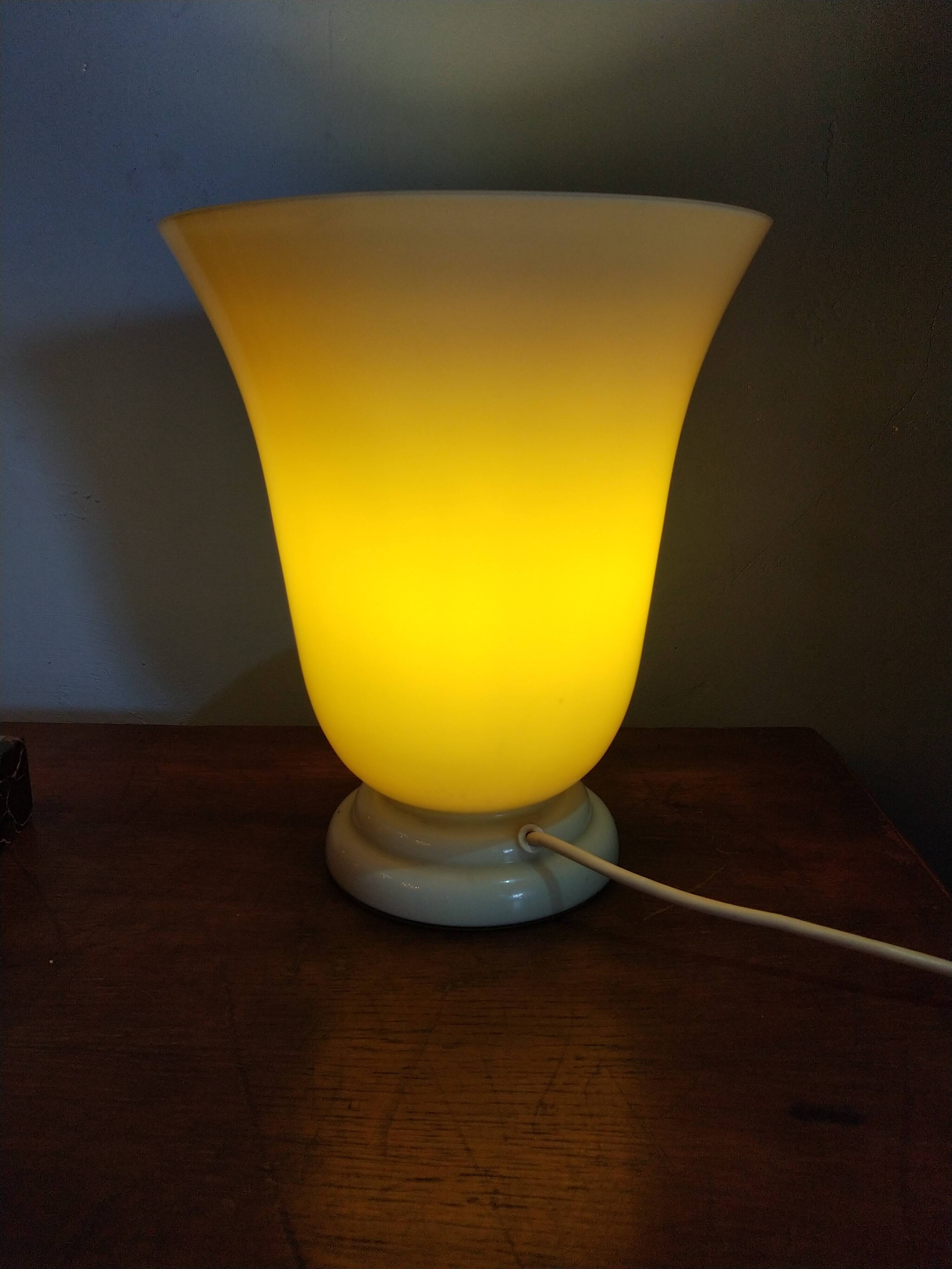 Tulip lamp
