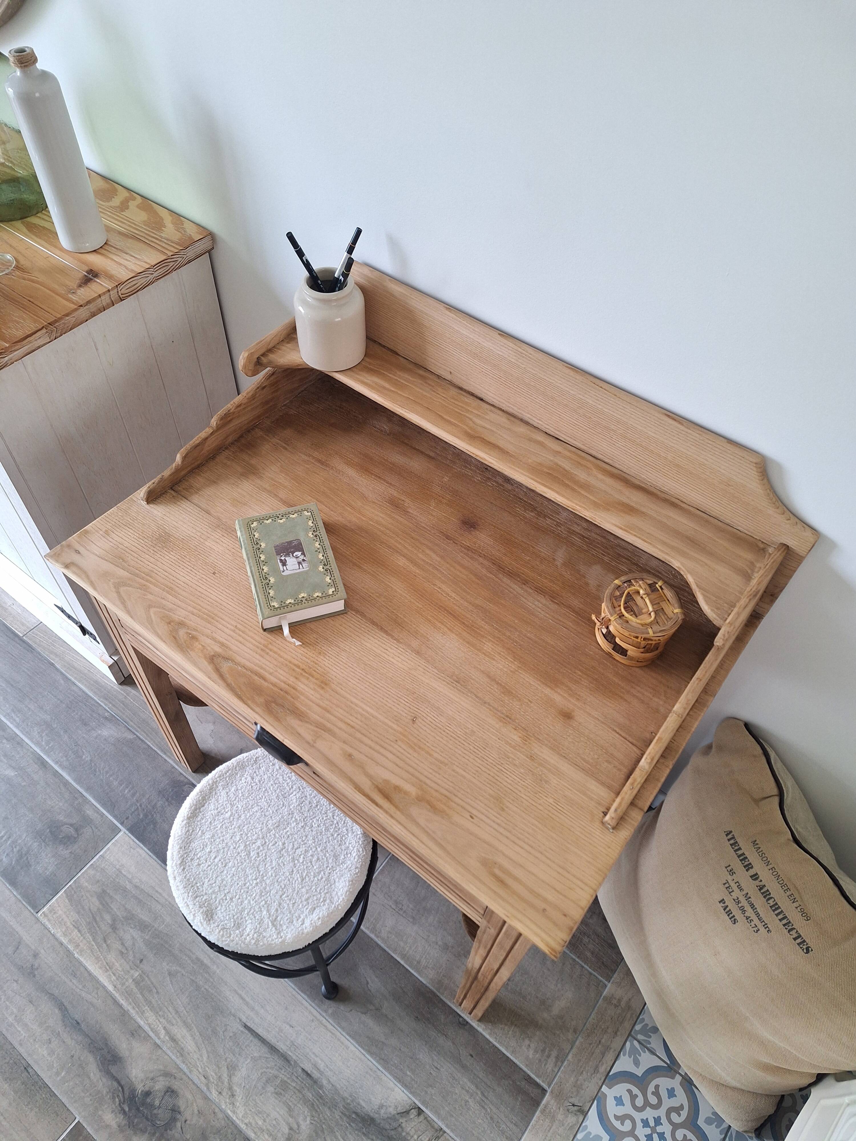 Desk / Dressing table in solid elm from the early 20th century.