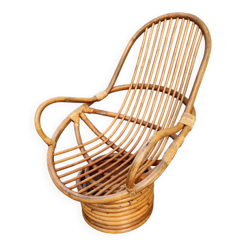 360-degree swivel chair in rattan