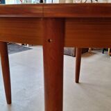 Table à repas de style scandinave en teck