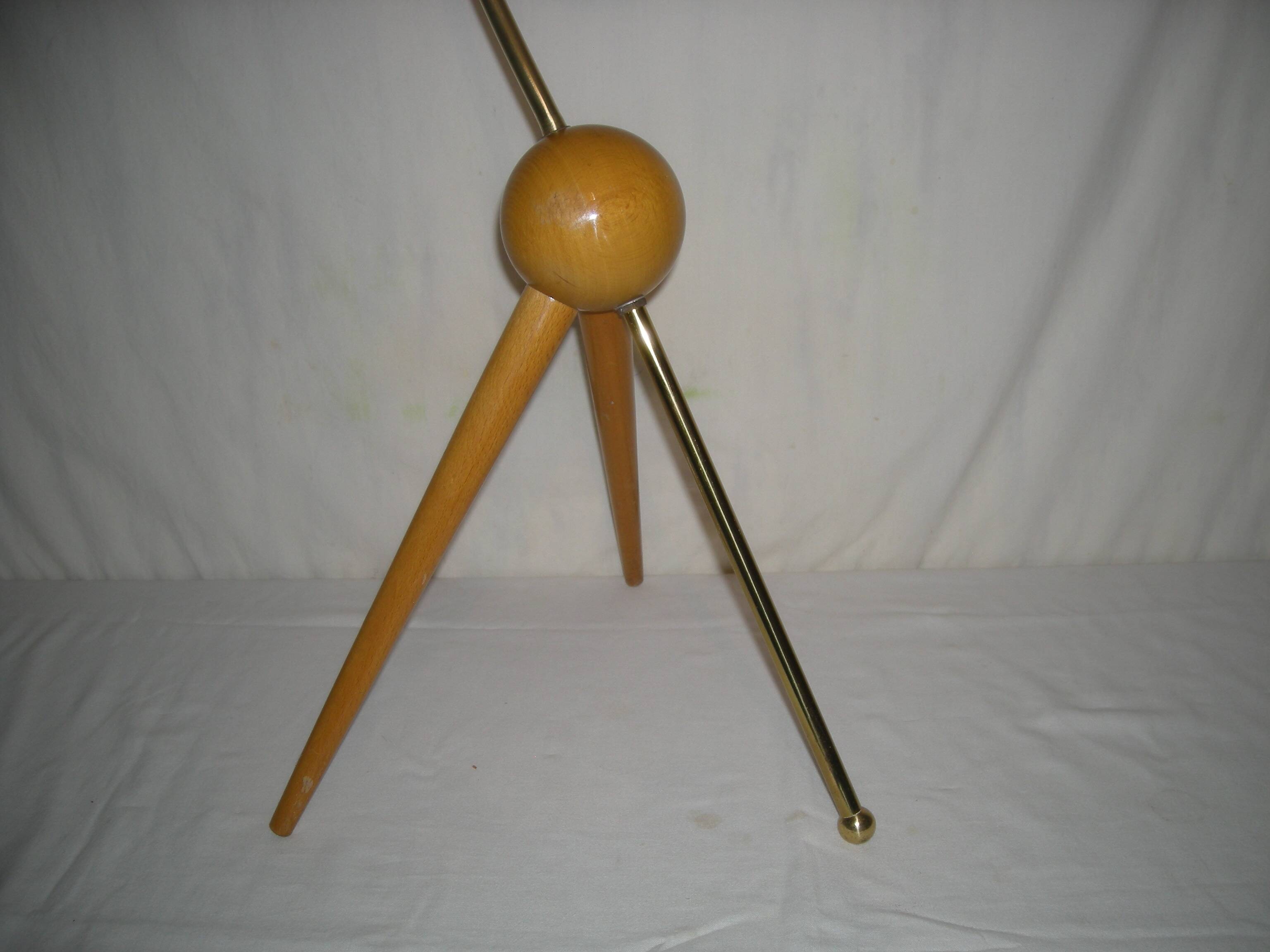 Cendrier sur pied  tripode de style italien des années 50