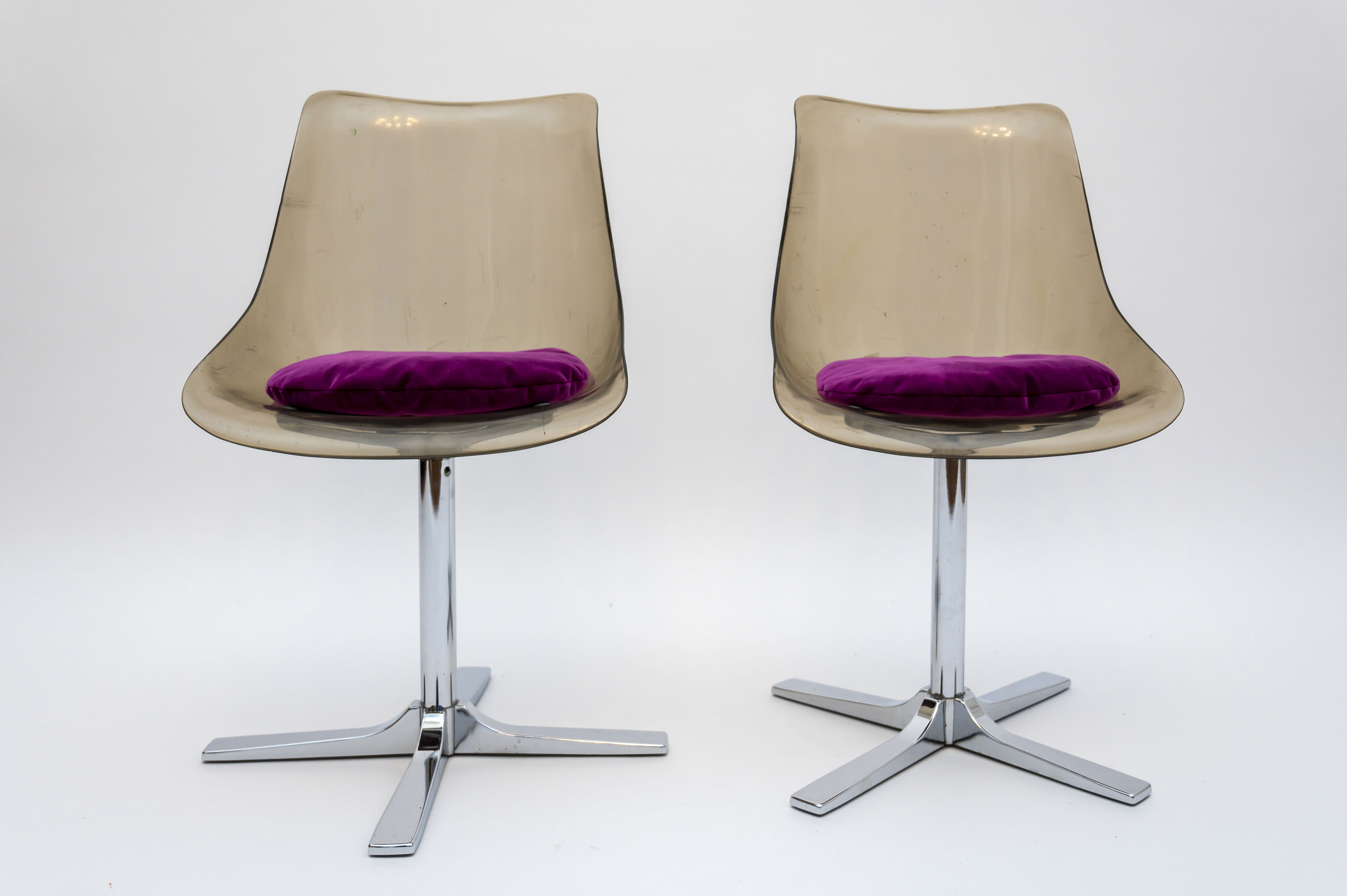 Couple of tulip chairs in plexiglas