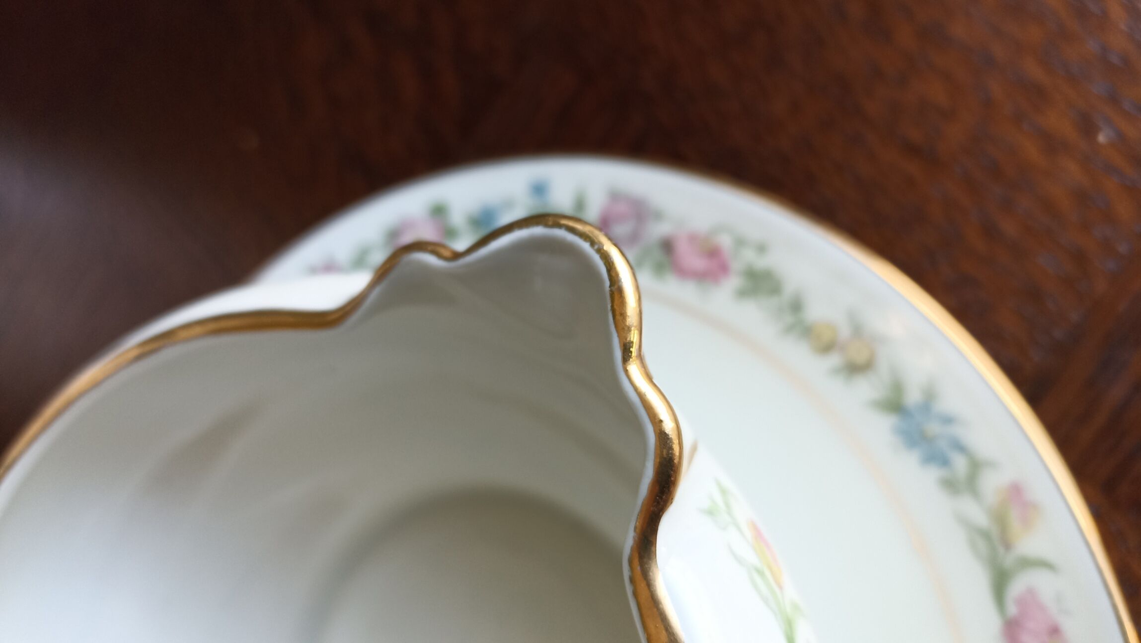 Saucière sur dormant fixe en porcelaine de Limoges - Porcelaine Limousine