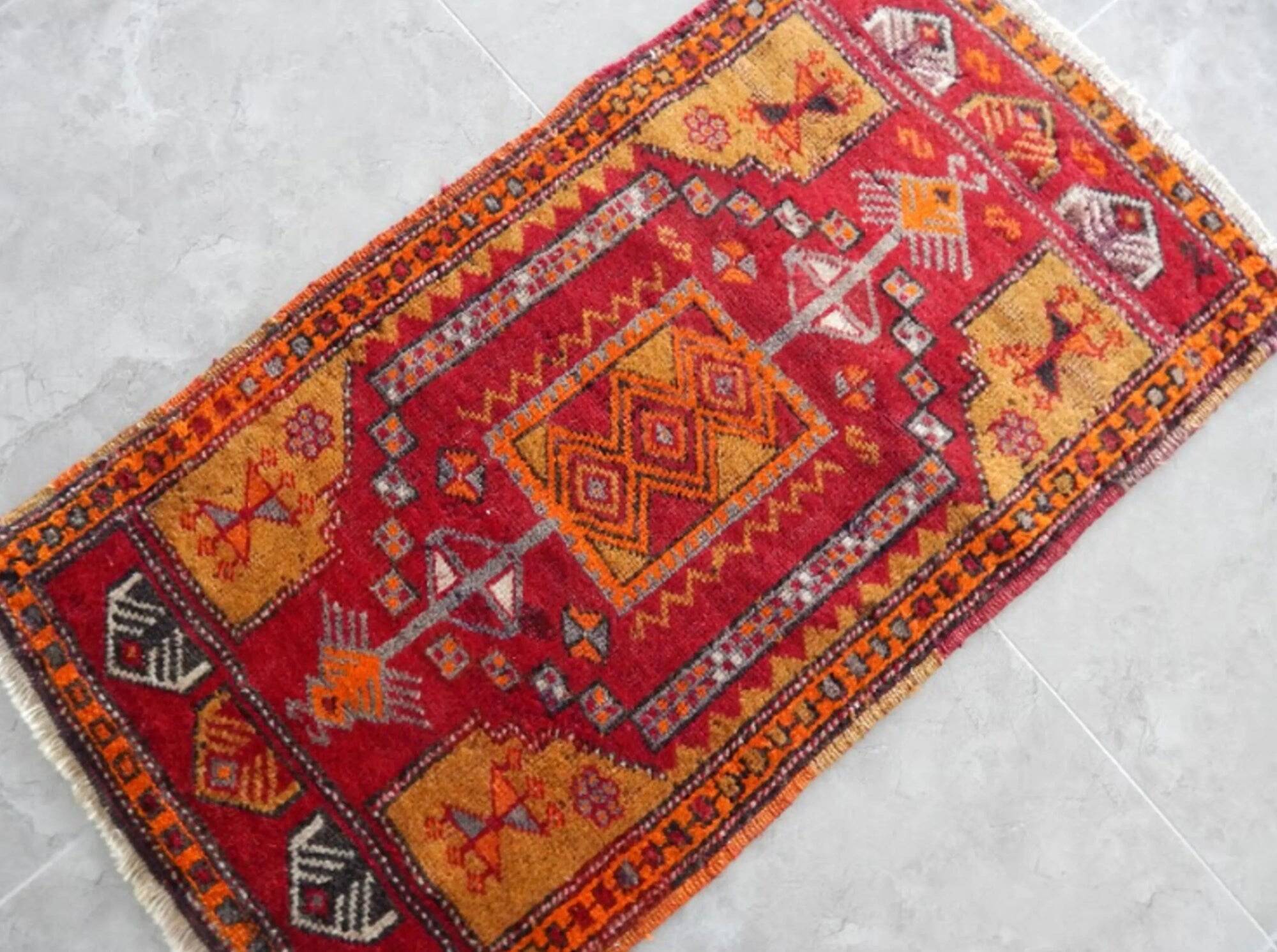 Vintage Turkish hallway rug 54x96 cm