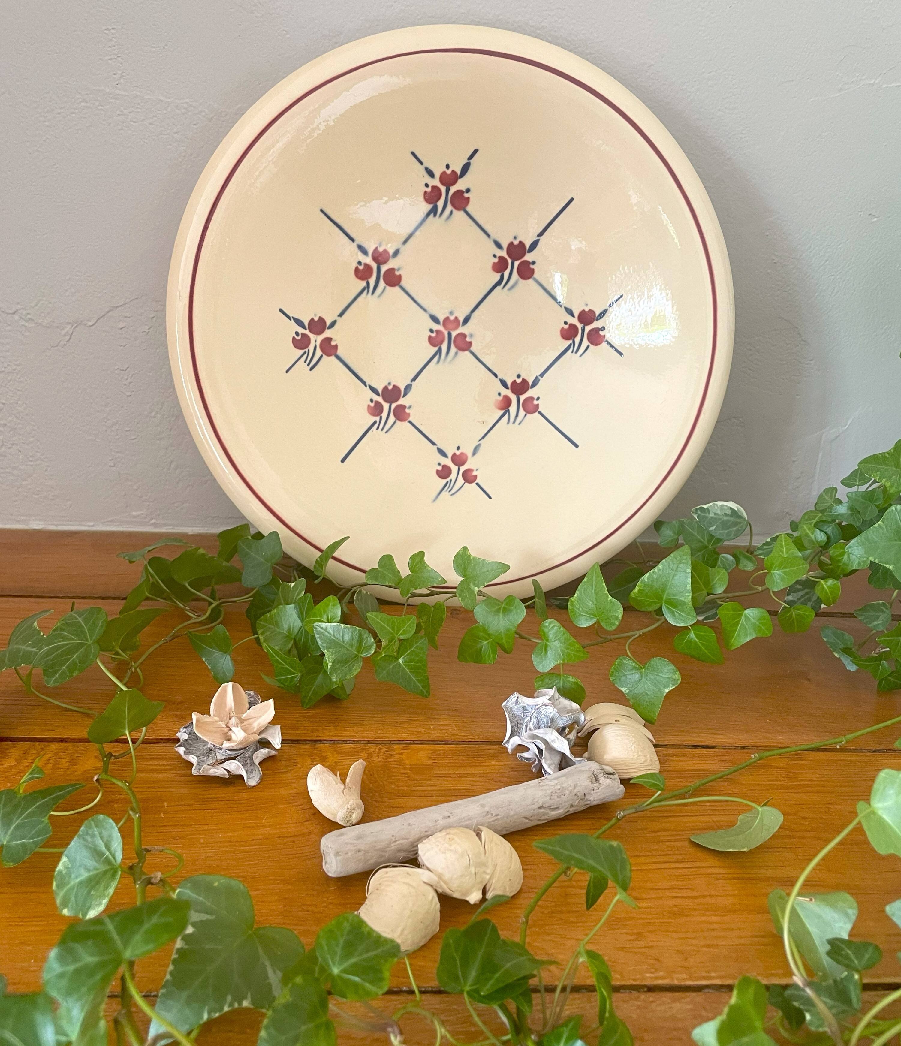 Antique salad bowl on a pedestal in BADONVILLER earthenware