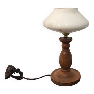 Table lamp in turned and opaline wood