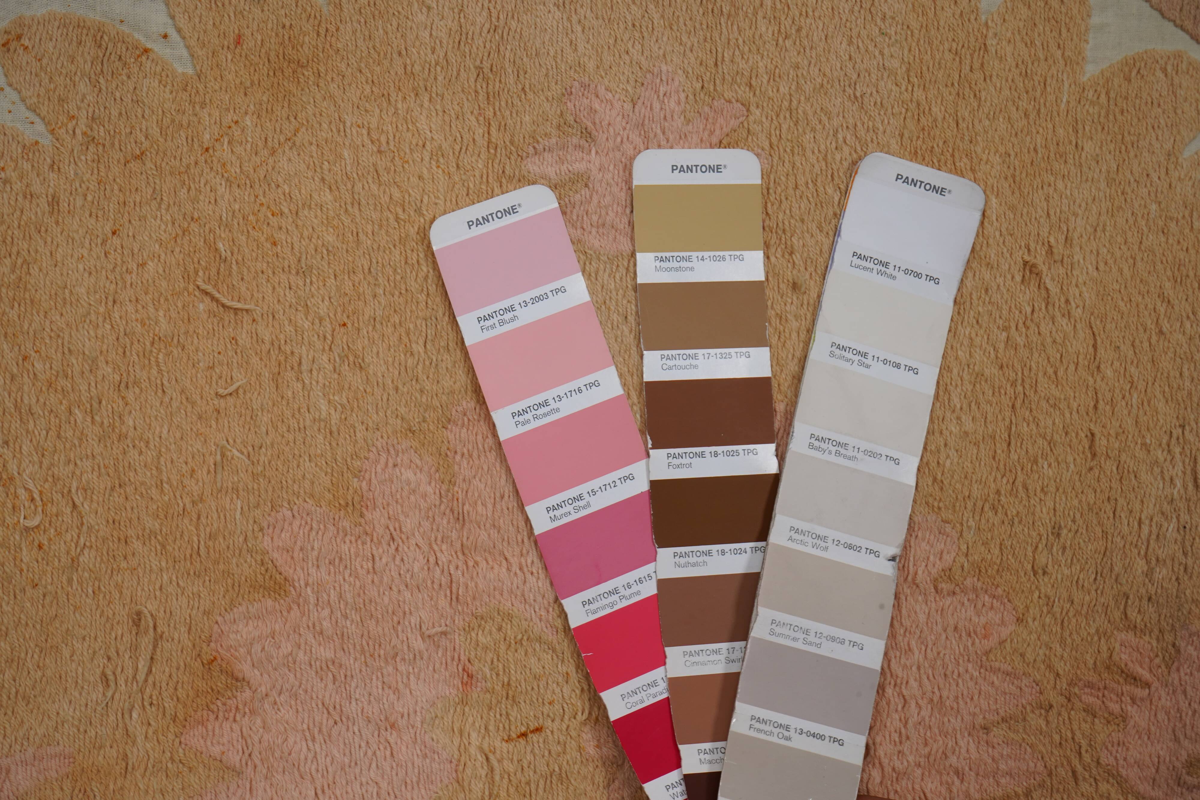 Vintage Turkish hand-knotted rug 134x140 cm