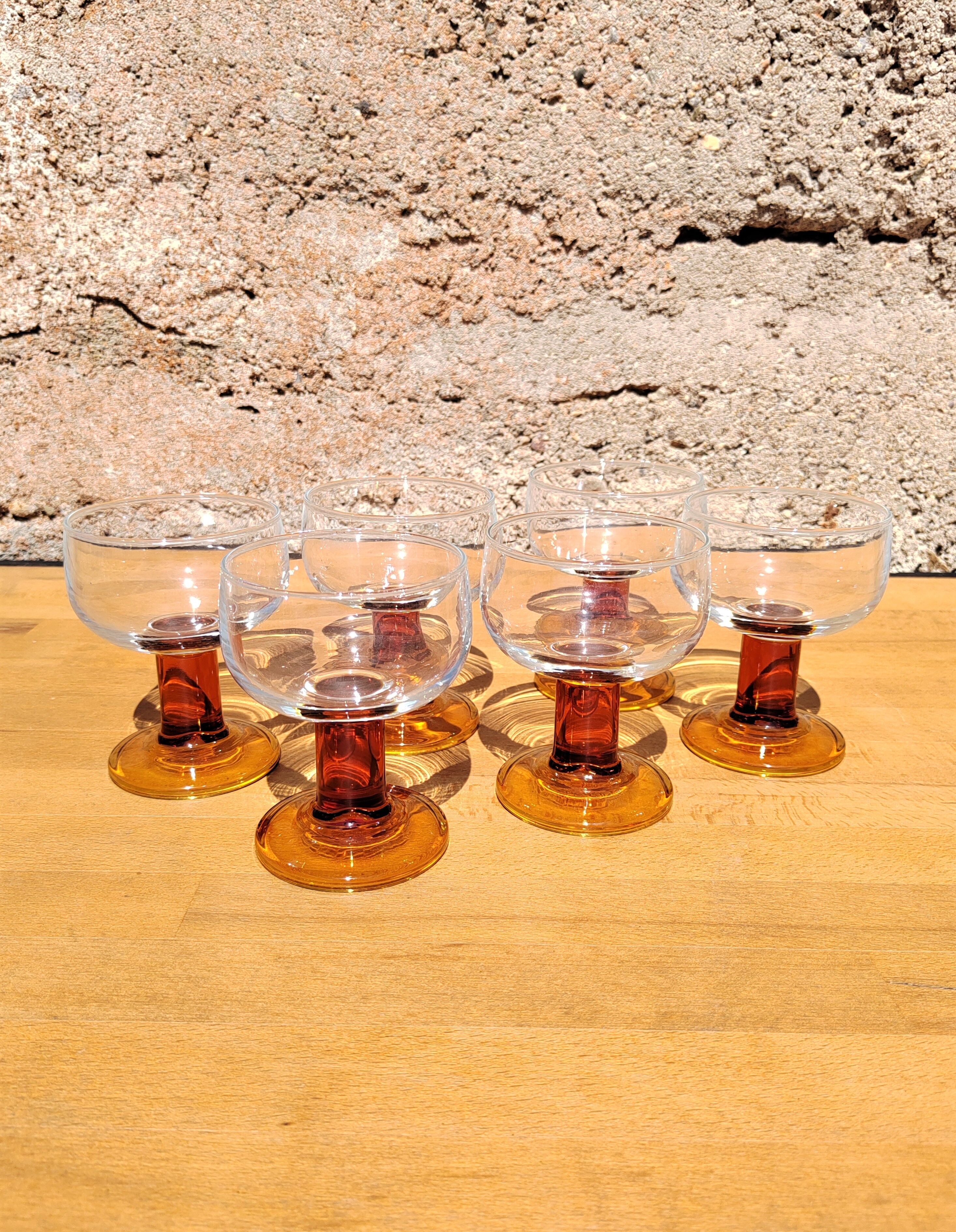 Suite of 6 cocktail glasses 70s