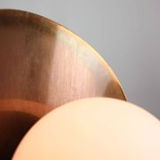 Lustre italien vintage en cuivre et opaline, années 70