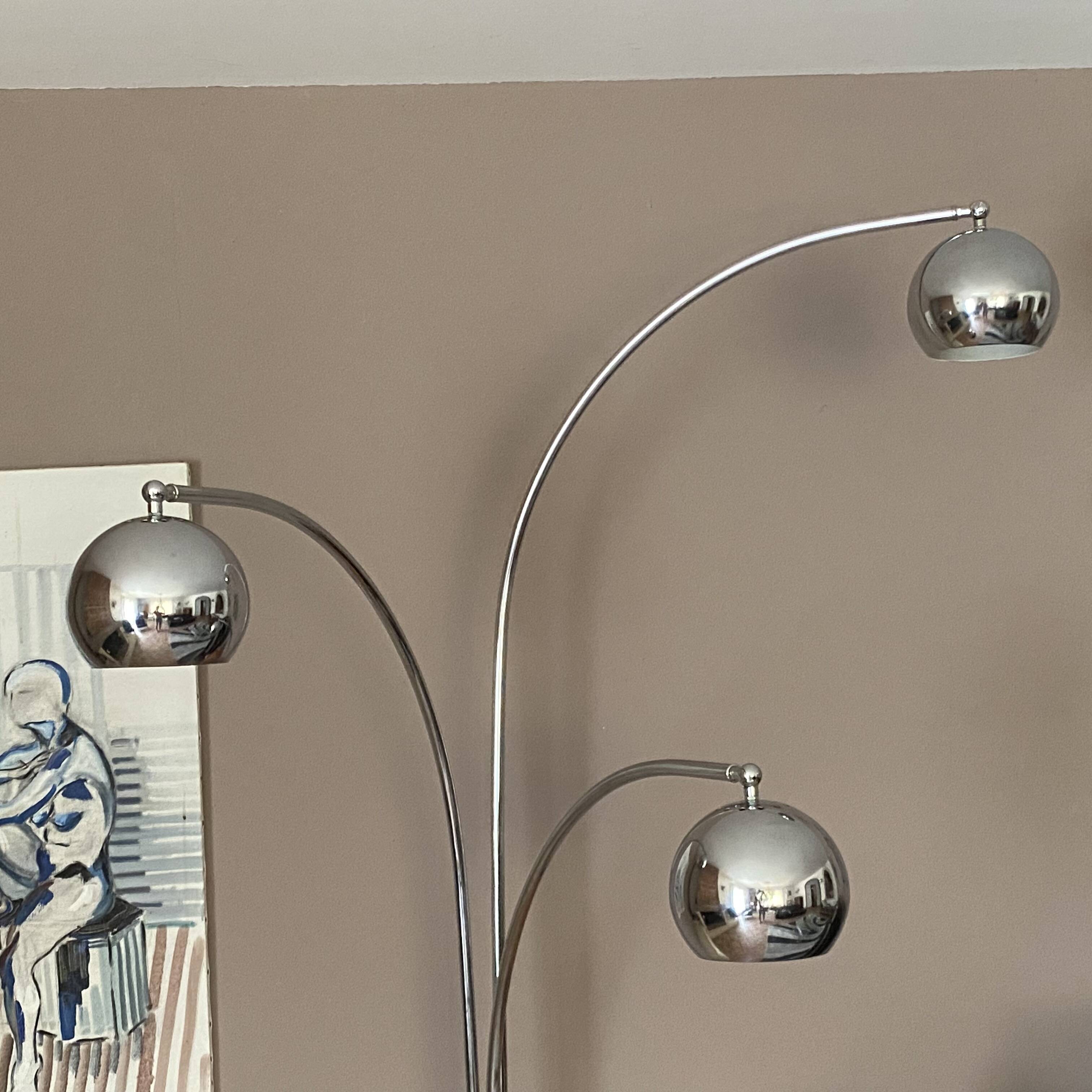 Muguet floor lamp by Goffredo Reggiani. 1970. Space age.