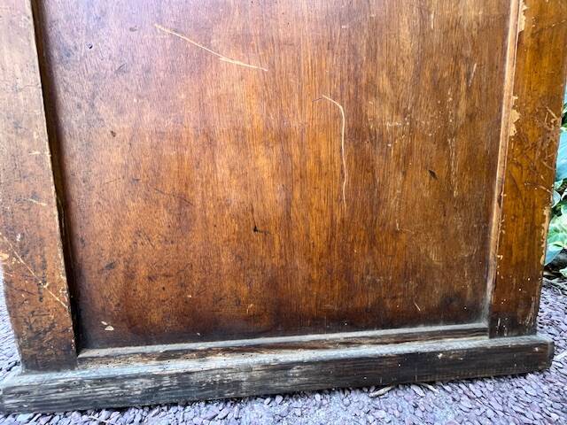 Cabinet - 4 drawer trade furniture with shell handles