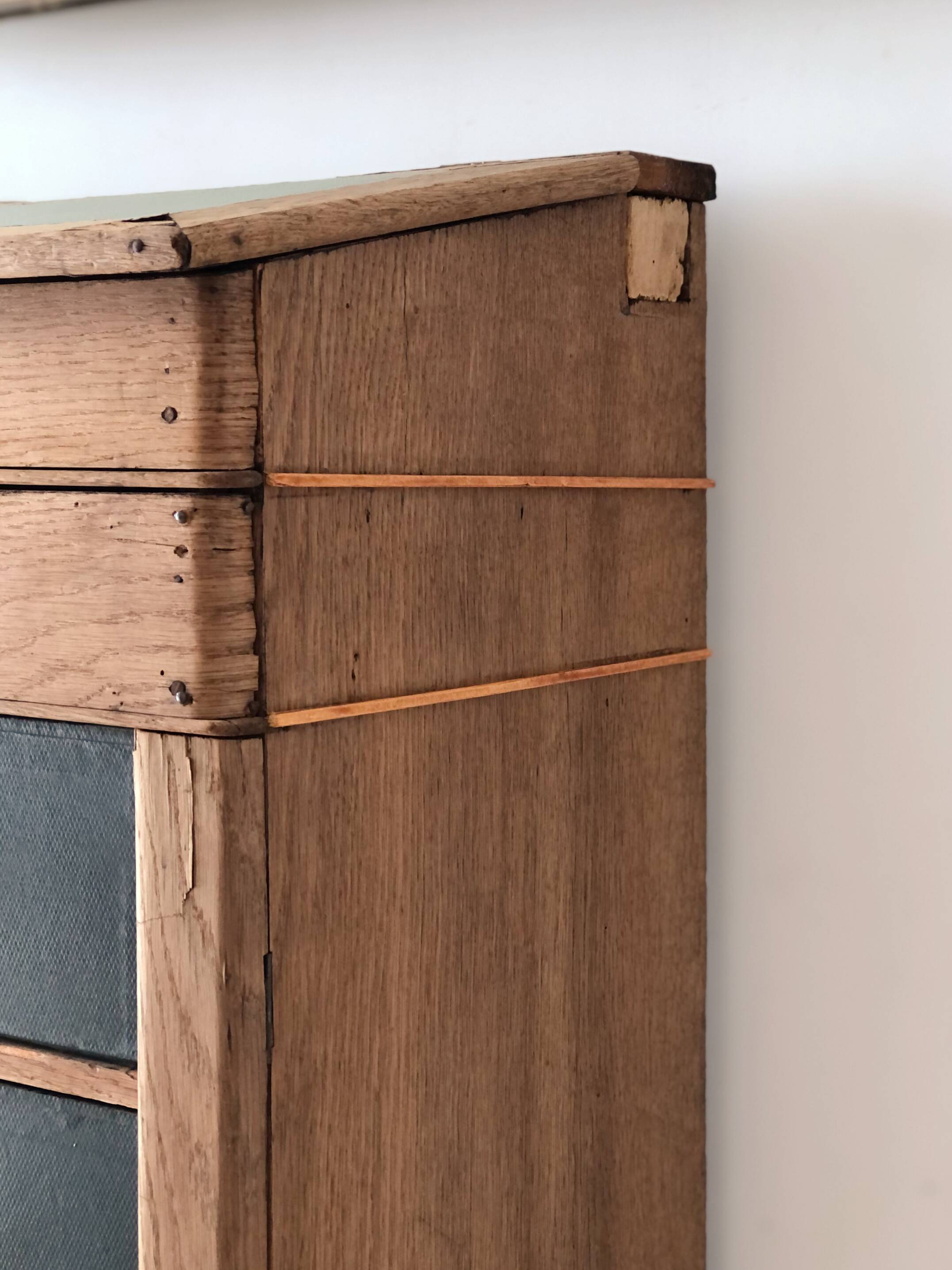 Old notary's cardboard maker