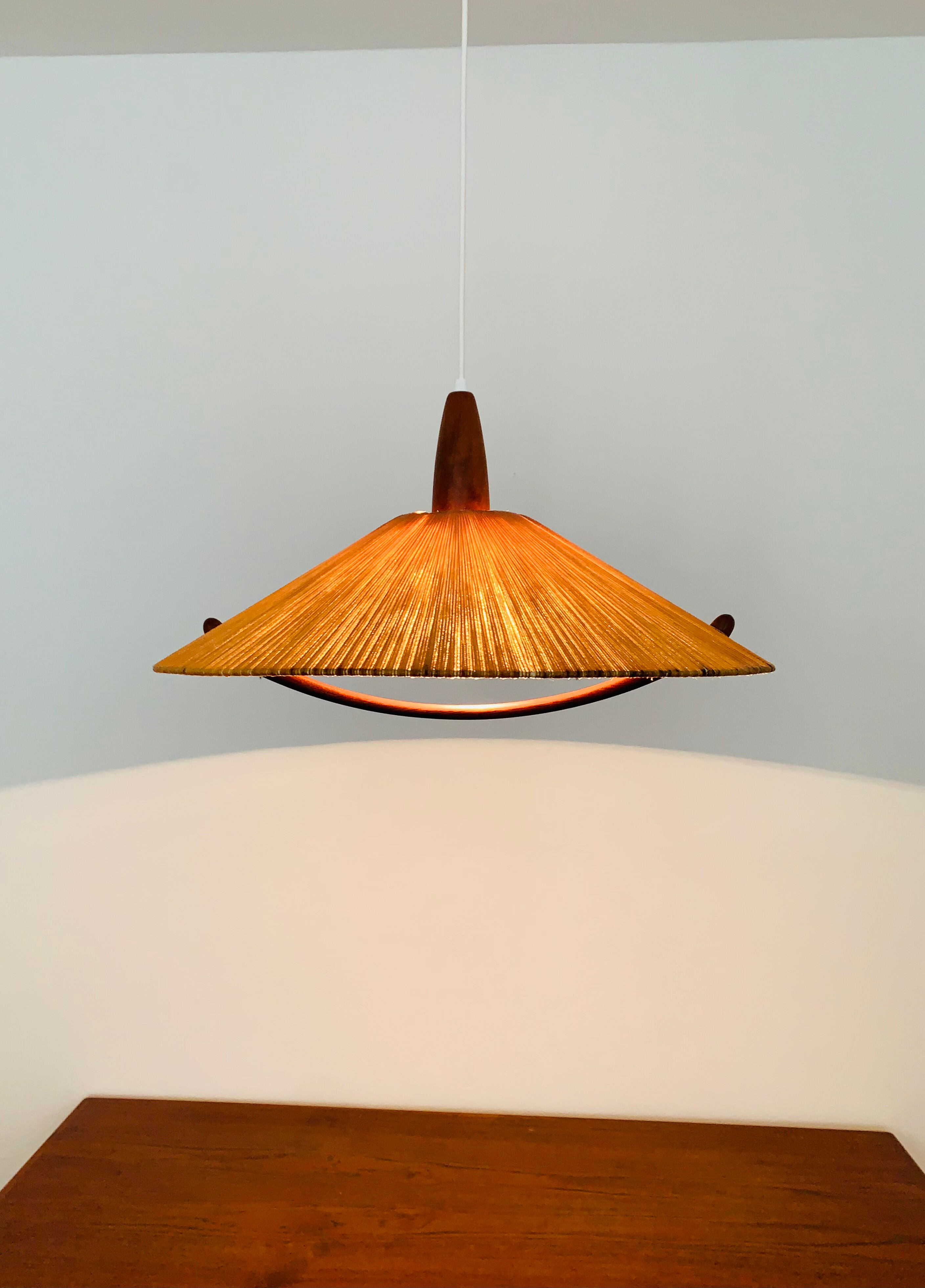 Raffia bast and teak pendant lamp by Temde