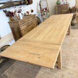 Large farmhouse table with 2 extensions and 2 drawers