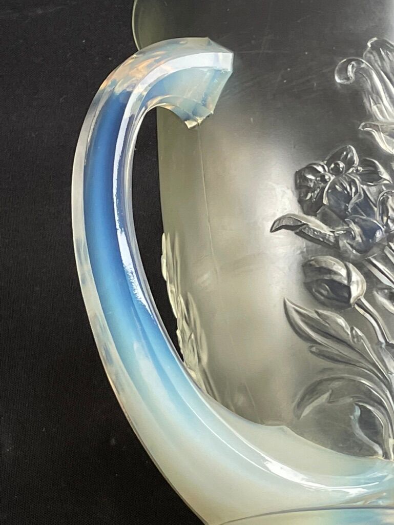 Large vase with 2 Art Deco handles signed Verlys