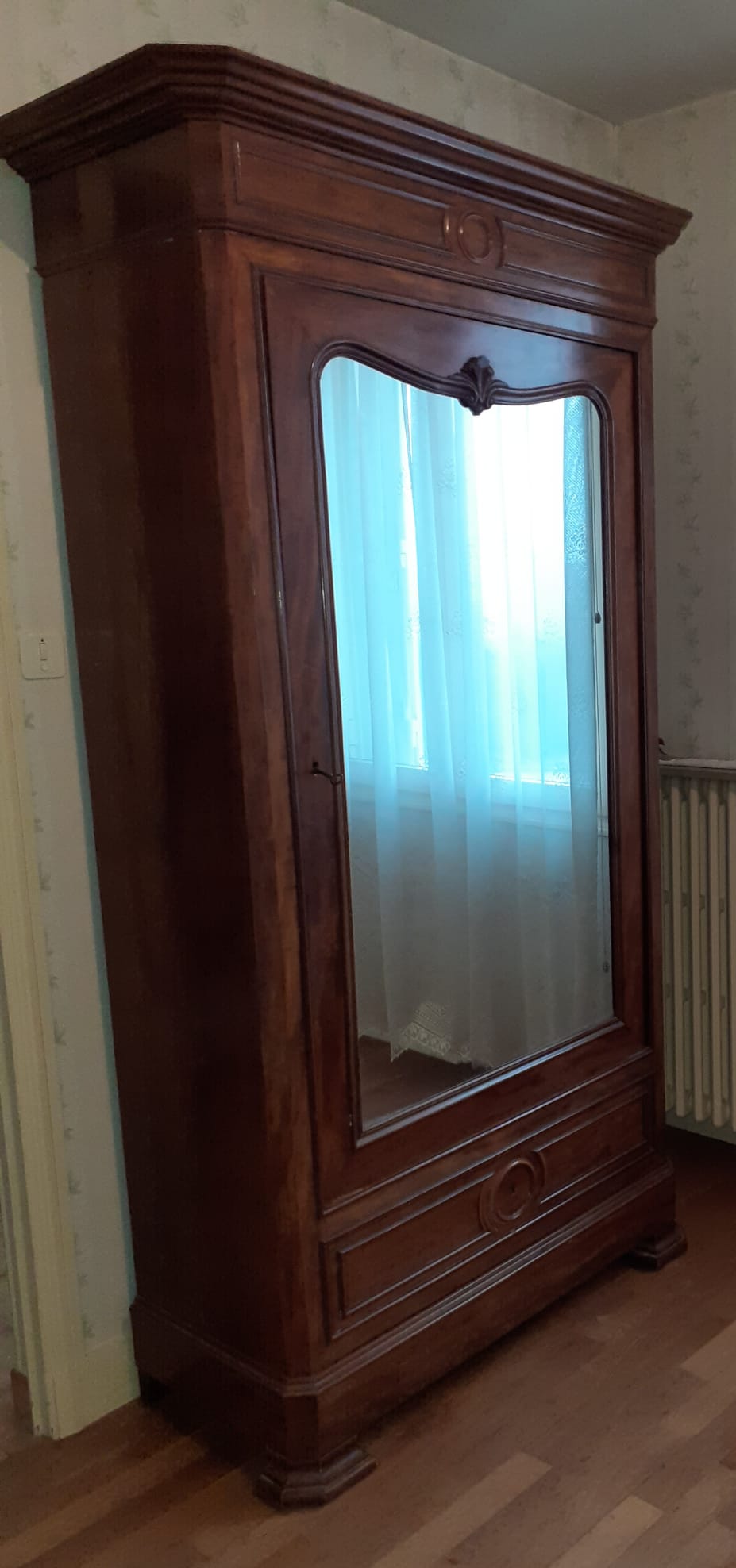 Armoire à glace en acajou