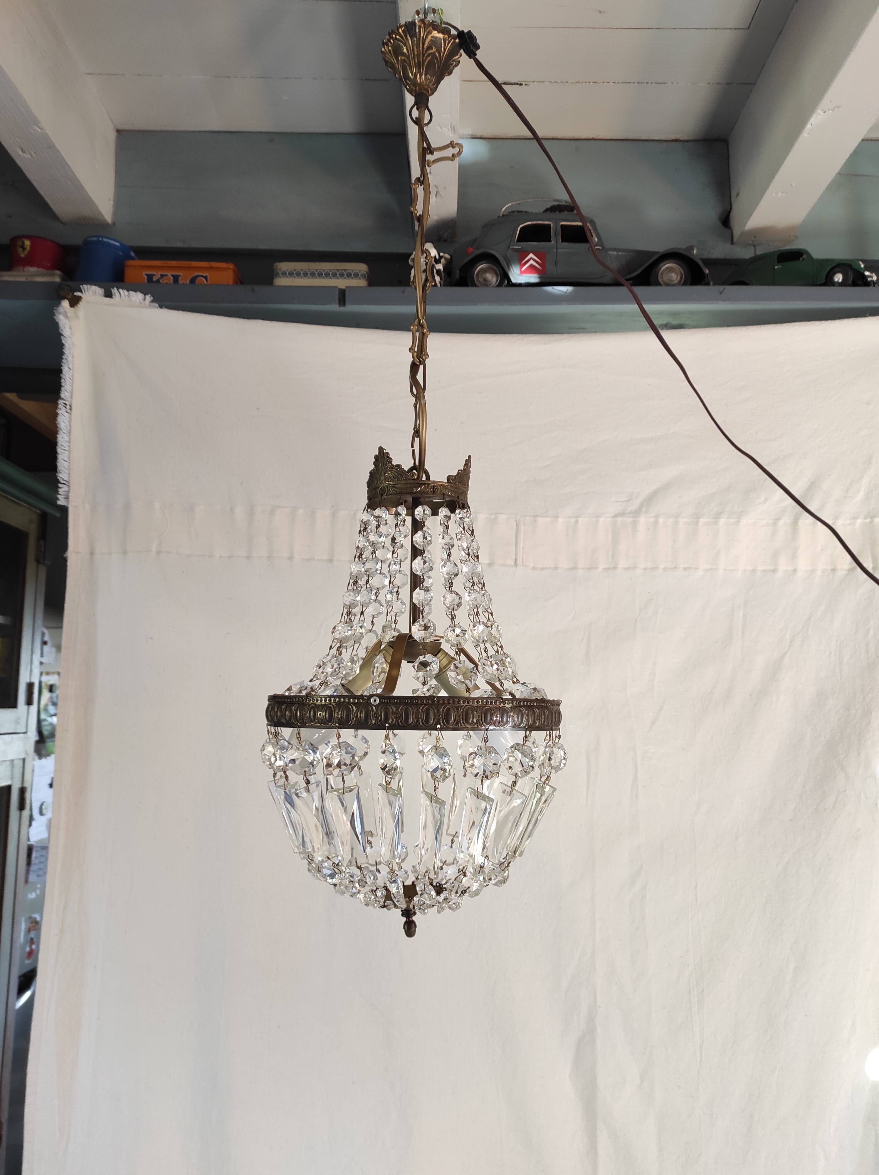 Hot air balloon chandelier and grapevines 2 lights