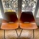 Chaise "Tonneau" de Pierre Guariche en cuir