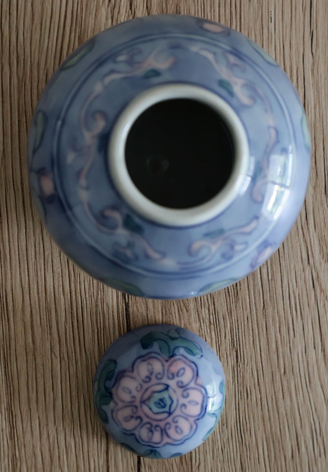 Japanese porcelain tea or ginger pot