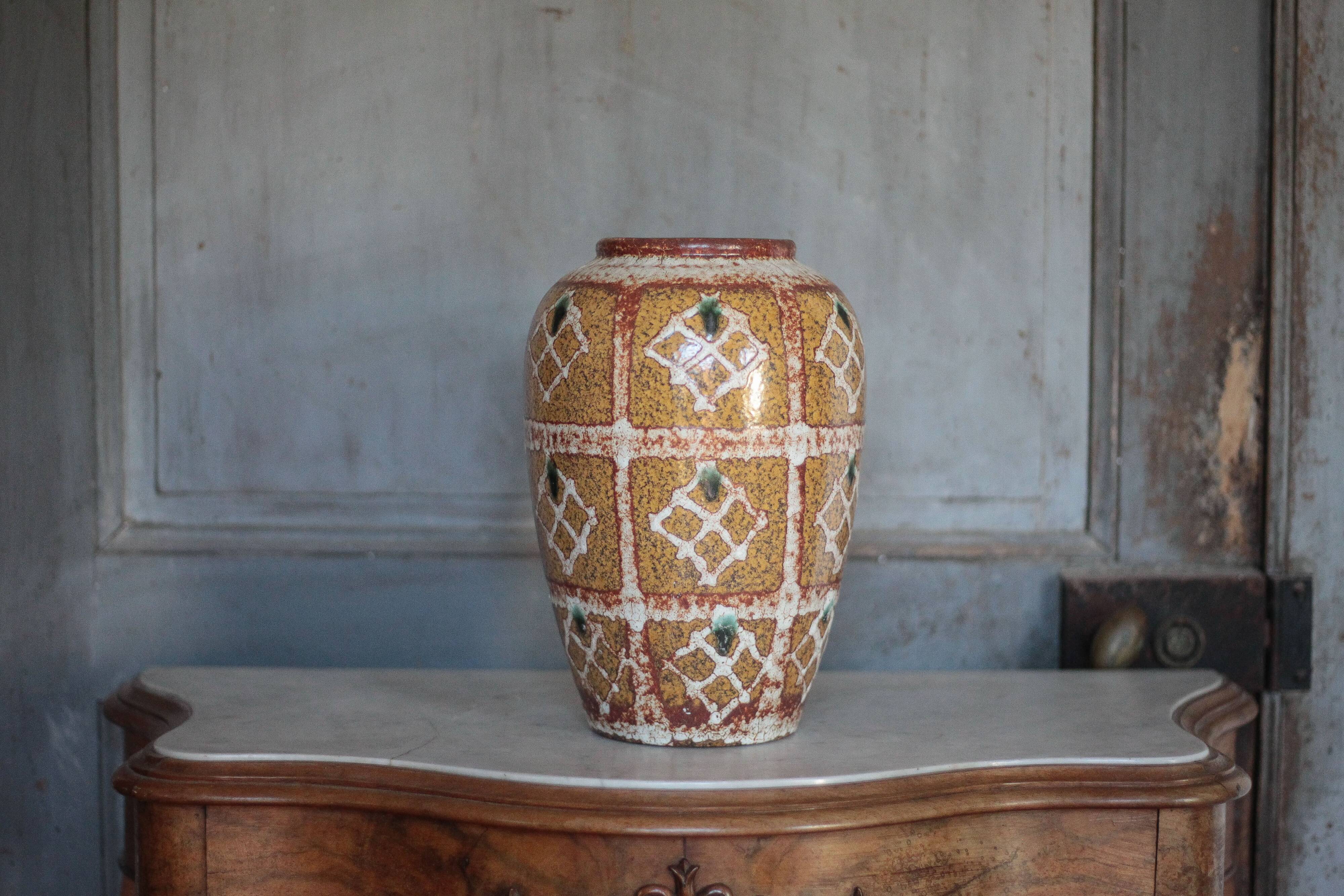 West German Jasba Keramik vase, marked 126/28, flower pot