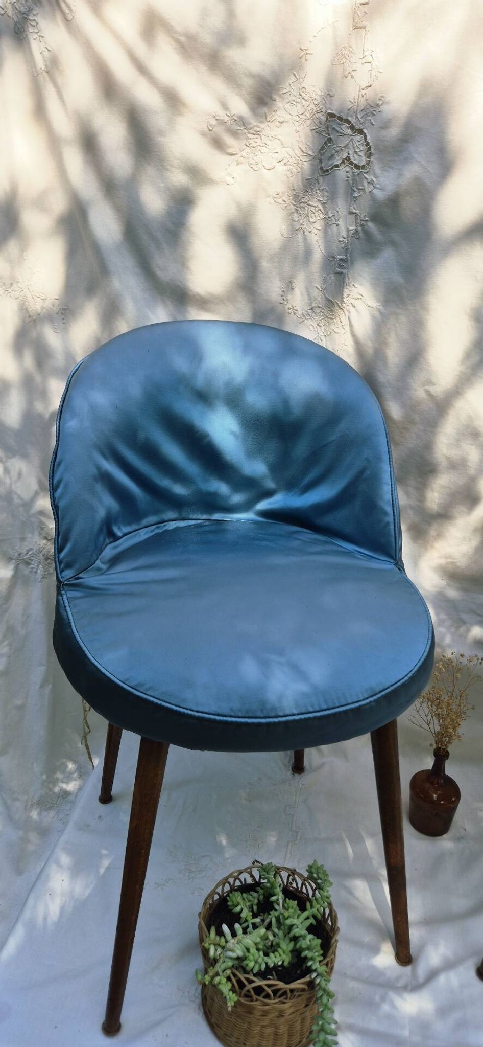 2 Scandinavian chairs with compass legs in faux fur and blue satin covers, 1970.